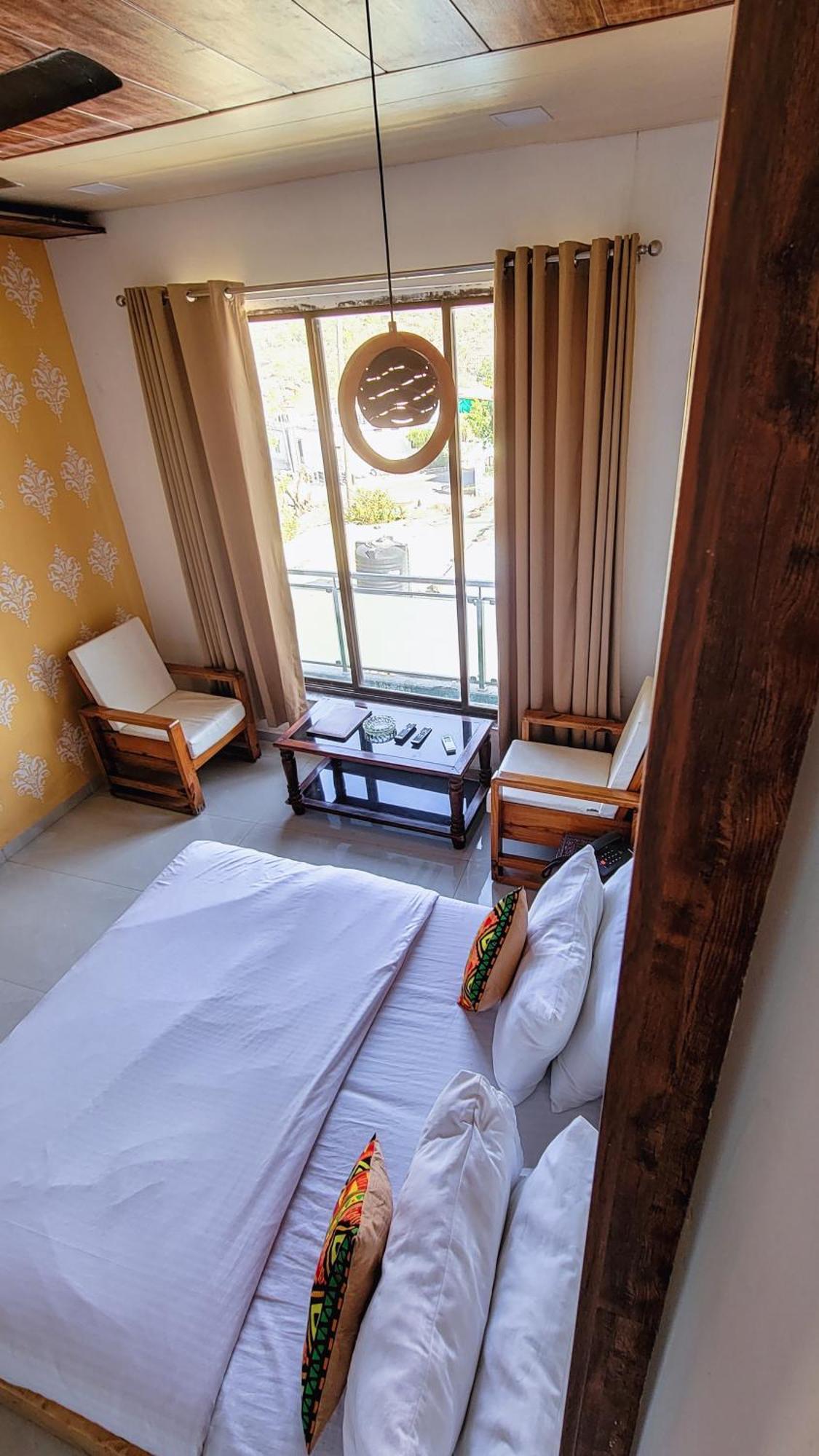 Rudraksha Inn Mount Abu Exterior foto